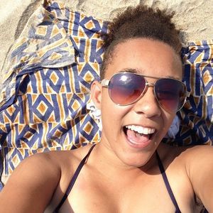 Meet your Posher, Amia